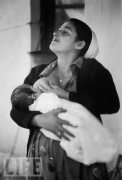 1964sraeli mother PhotoPAUL SCHUTZER